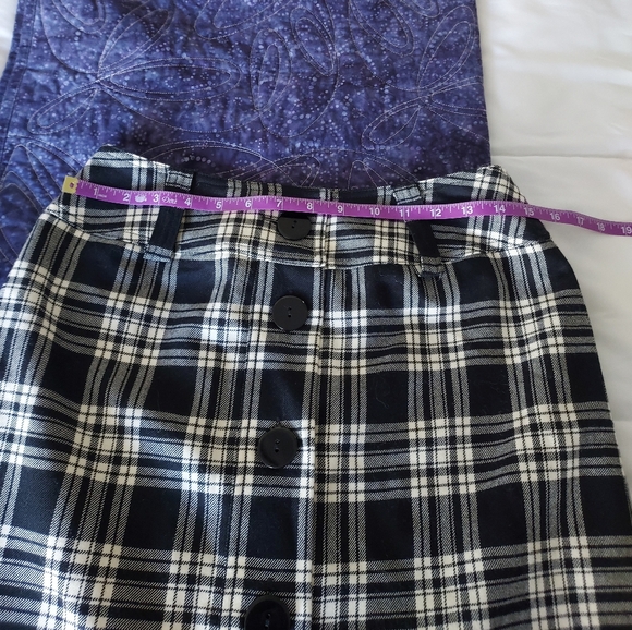 EUC (basically new) Pendleton 100% virgin wool button front skirt, size 4 - Picture 7 of 8